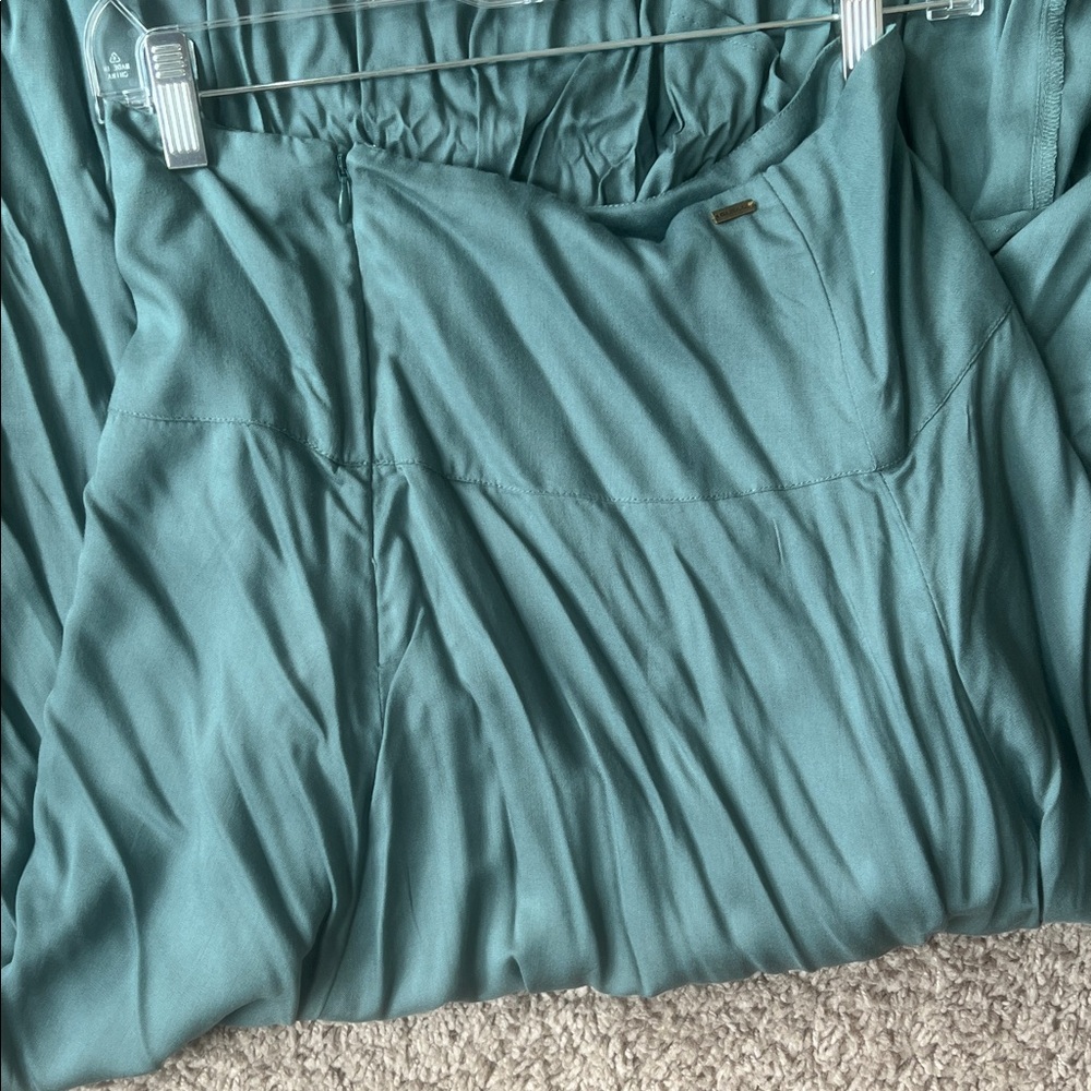 O'Neill Asymmetrical Skirt in Teal - Picture 3 of 3